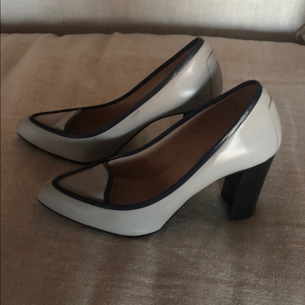 Prada heels Size 37 1/2 (7.5)